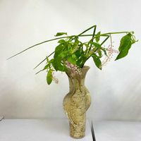 ギボウシ,ヒマワリ,トクサ,ヨウシュヤマゴボウ,いけばなの画像