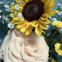 カスミソウ,バラ,ミニヒマワリ,スプレーギク,思い出の花の画像