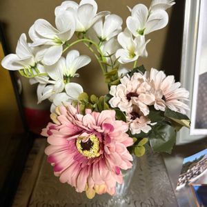 造花です,造花です,造花,仏壇の花,朝から暑いの画像