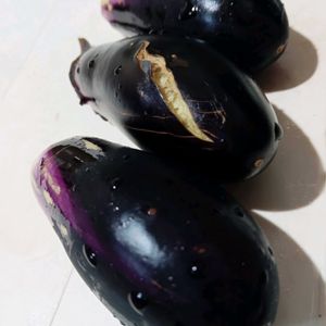 ナス,無農薬栽培,採れたて夏野菜,身割れナスの画像
