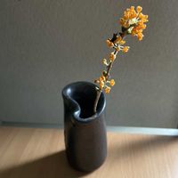 キンモクセイ,金木犀,一輪挿し,信楽焼,iPhone撮影の画像
