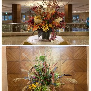 モミジ(紅葉),ケヤキ（欅）,造花,綺麗✨,ホテルロビーの装花の画像
