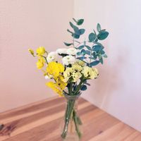 オンシジウム,スターチス,ユーカリ,スプレーマム,切り花の画像