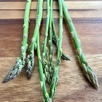 リーフレタス,アスパラガス,自家製野菜,ニュージーランド,家庭菜園の画像